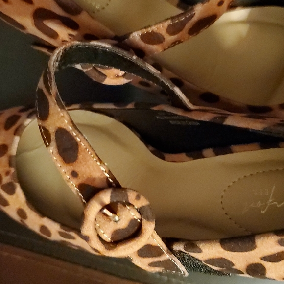 Animal print single stap high heels - Picture 4 of 4